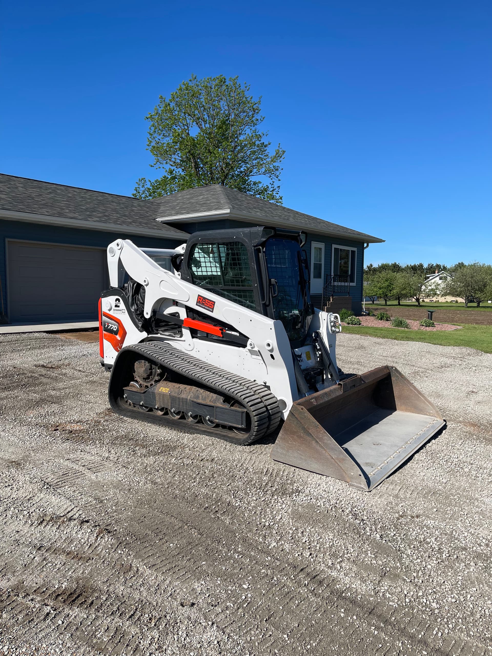 Gallery photos for Fresh Gravel Driveway Gets a Clean Finish in Mosinee: Image #5