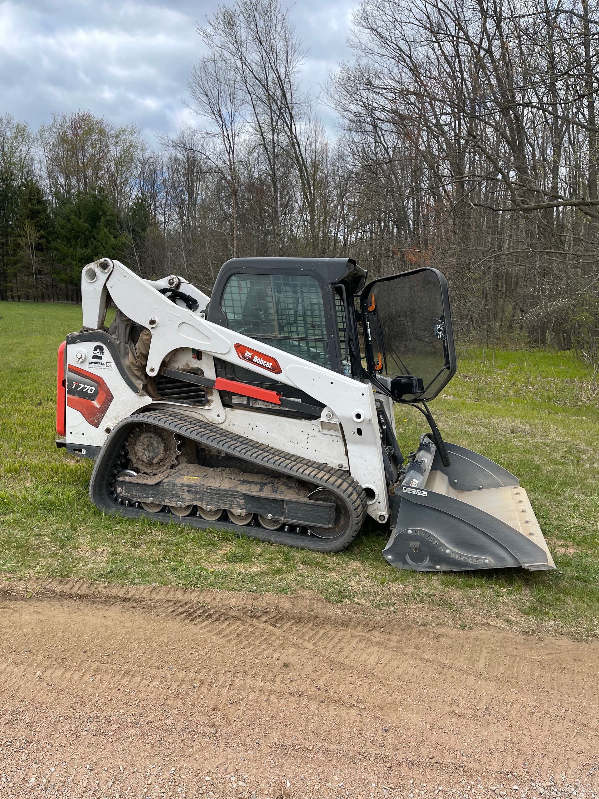 Gallery photos for Gravel Driveway Refresh Done Right in Junction City: Image #7