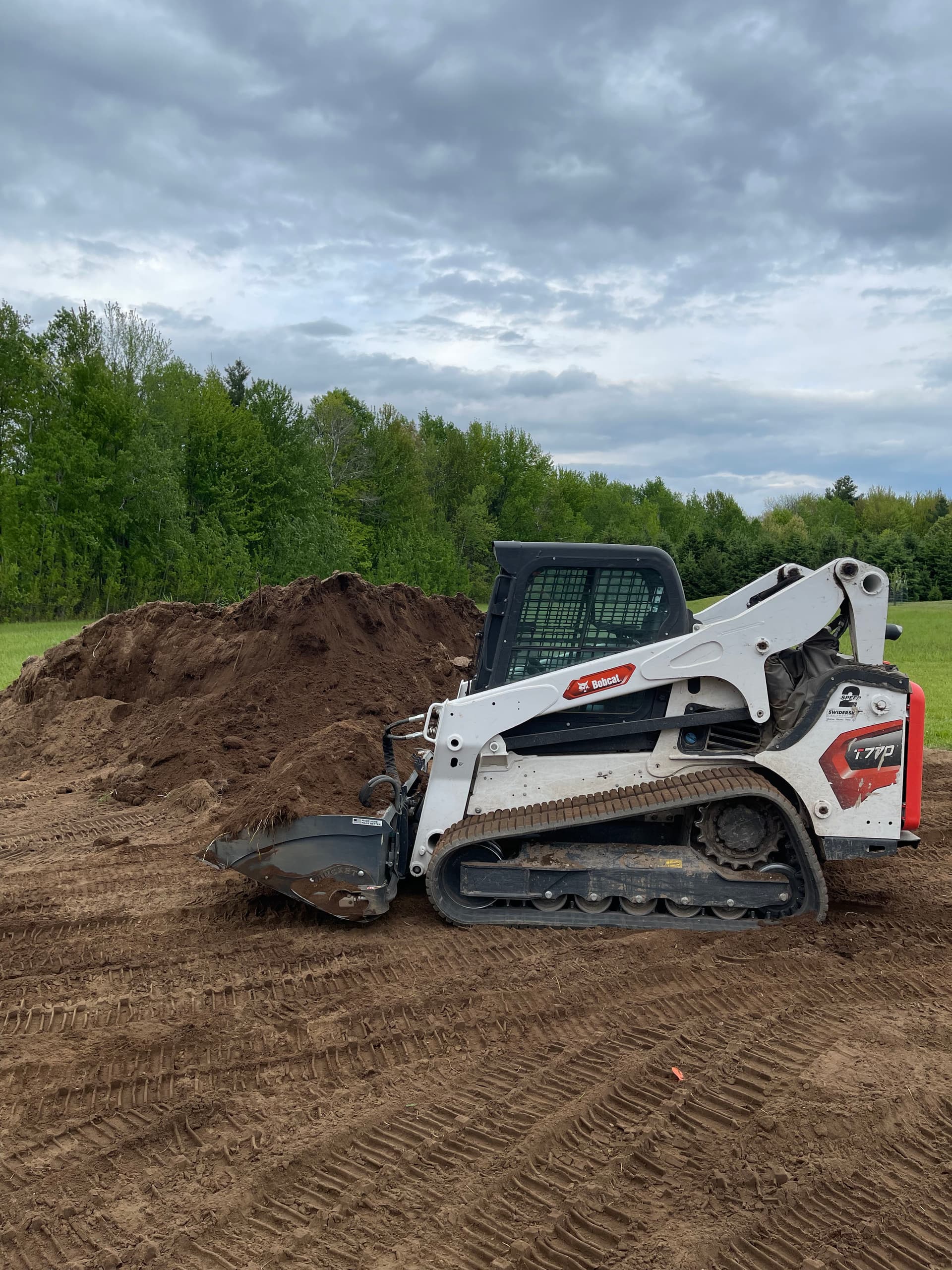 Gallery photos for Lawn Grading and Gravel Driveway Work in Mosinee: Image #7