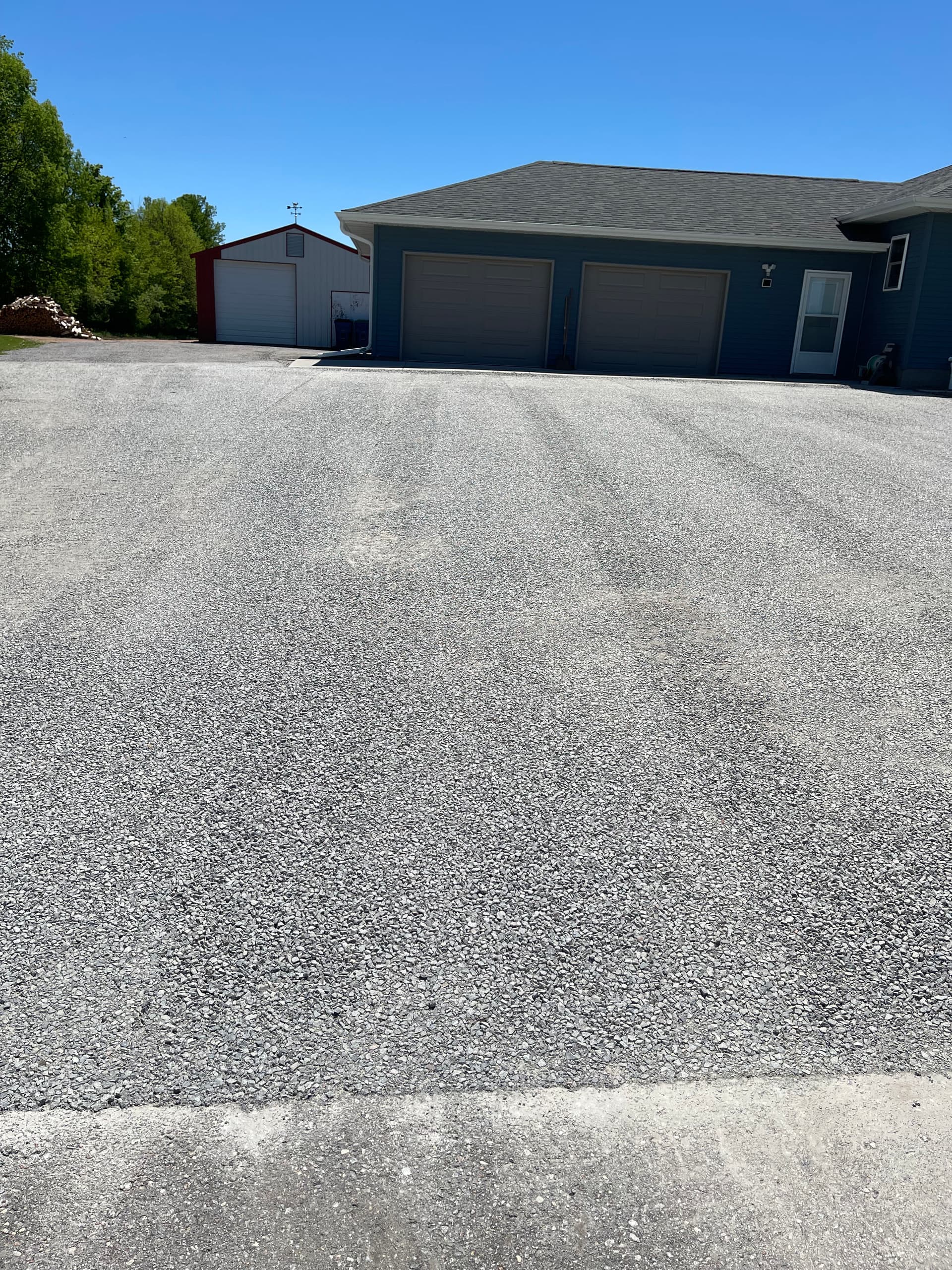 Gallery photos for Fresh Gravel Driveway Gets a Clean Finish in Mosinee: Image #3