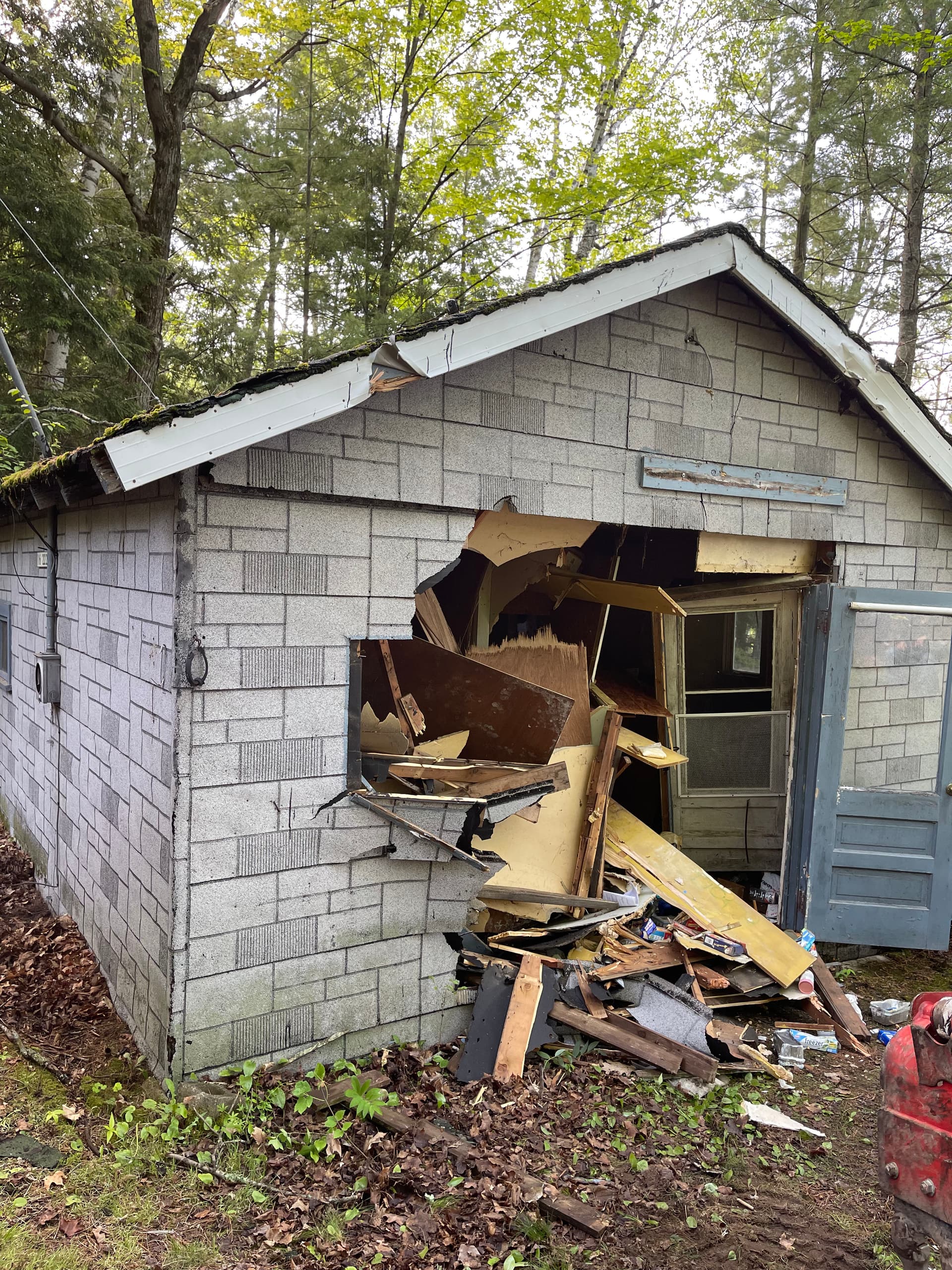 Cabin Demo and Full Property Cleanup in Gleason image
