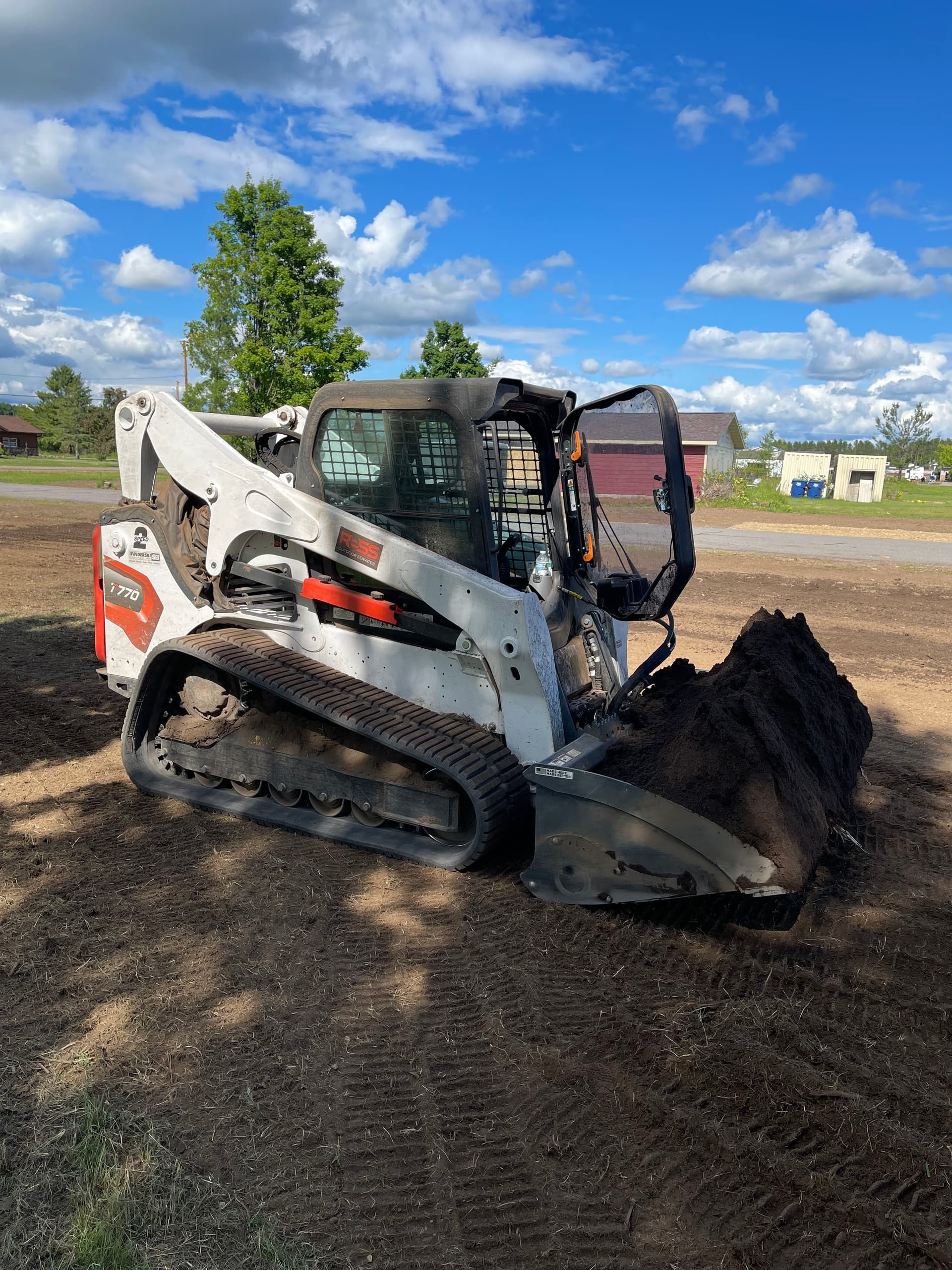 Gallery photos for Storm Damage Lawn Cleanup and Grading in Ringle: Image #6